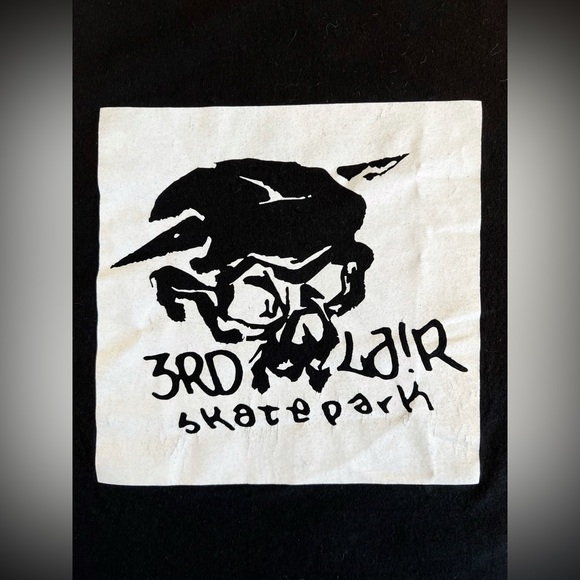 3rd Lair Skatepark black graphic t-shirt skateboard Minneapolis MN kids Small - Picture 4 of 4